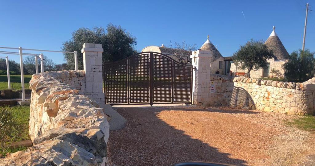 Trullo Masso Antico Villa Alberobello Luaran gambar