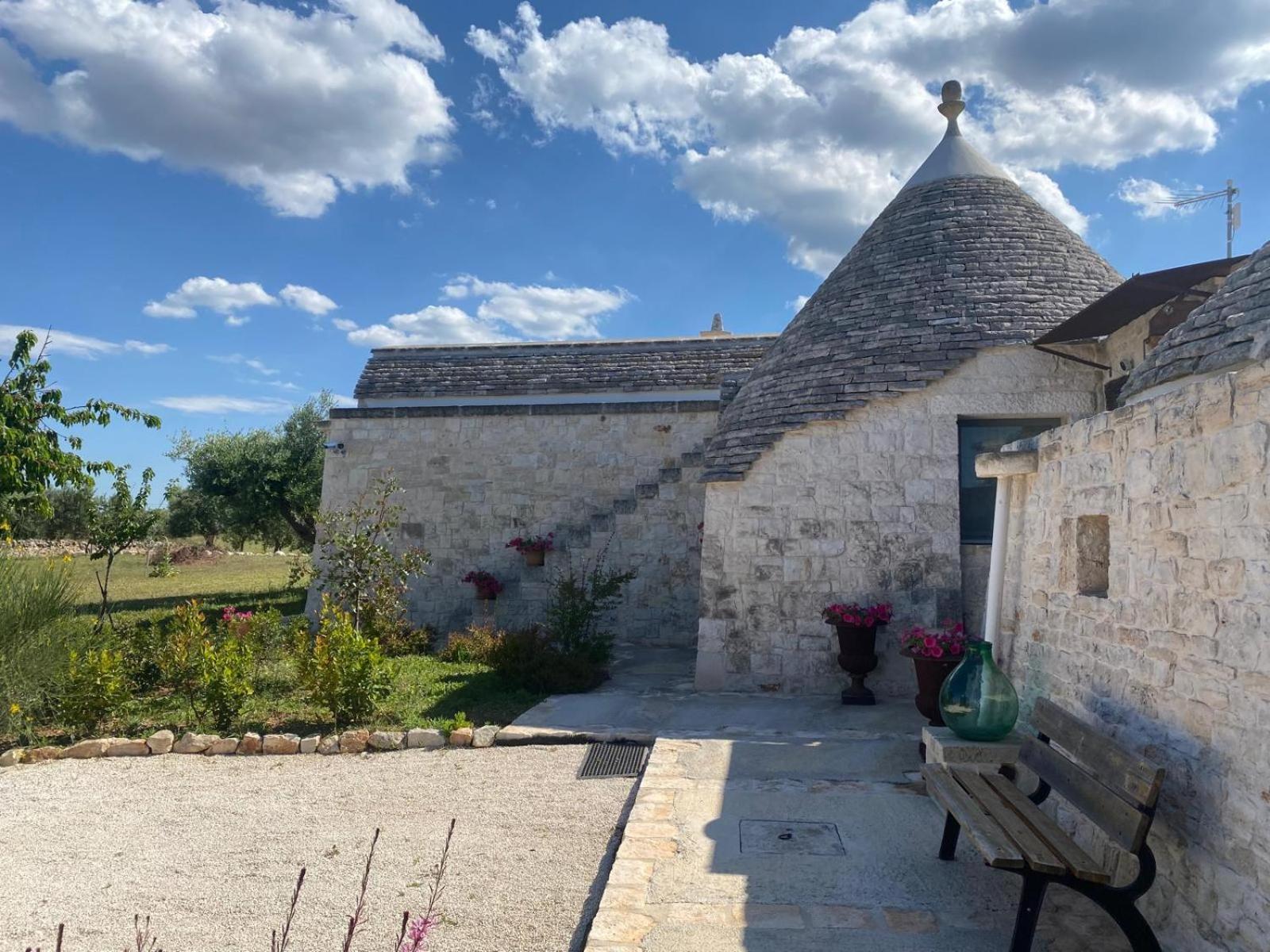 Trullo Masso Antico Villa Alberobello Luaran gambar