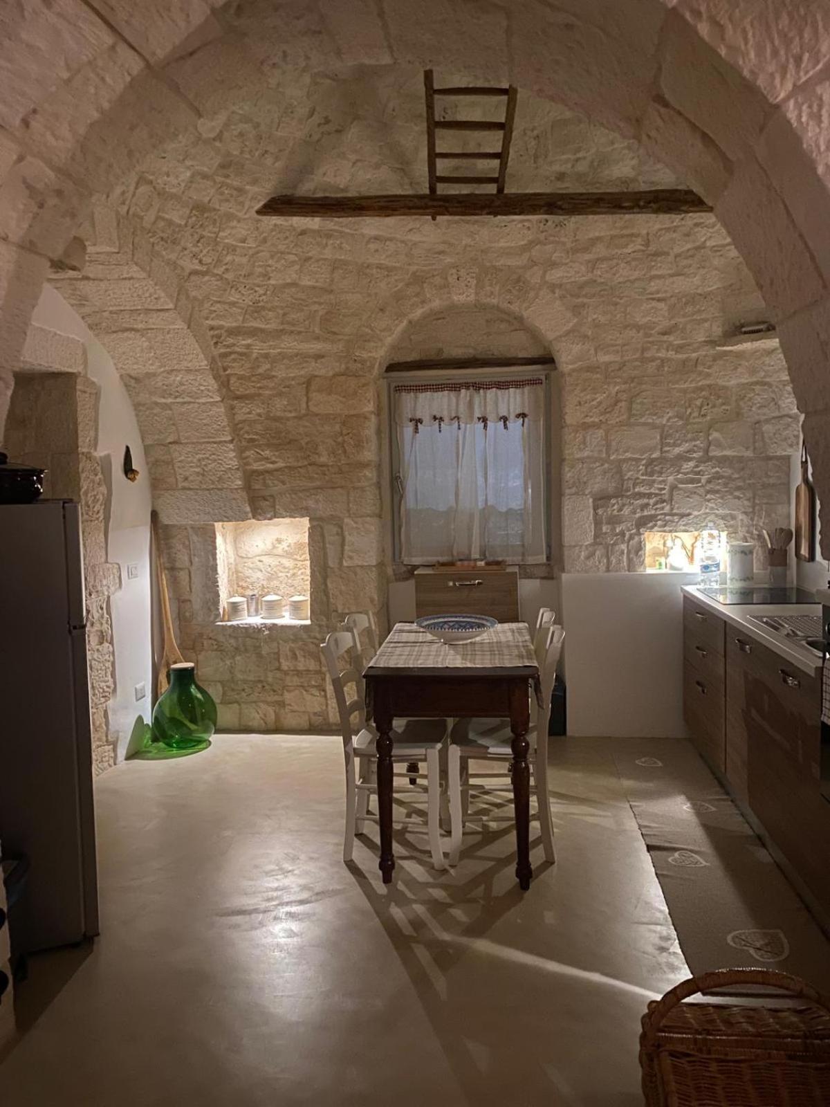 Trullo Masso Antico Villa Alberobello Luaran gambar